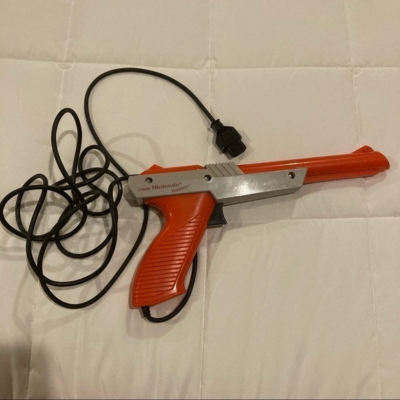 Nintendo Zapper - Picture 1 of 2